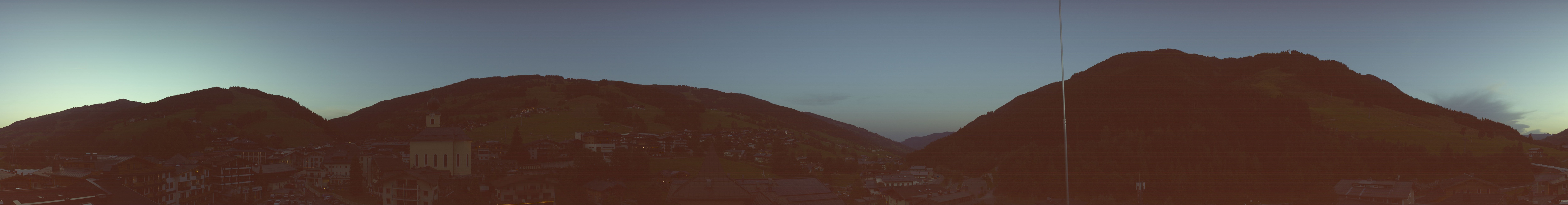 Archiv Foto Webcam Blick über Saalbach vom Alpinresort