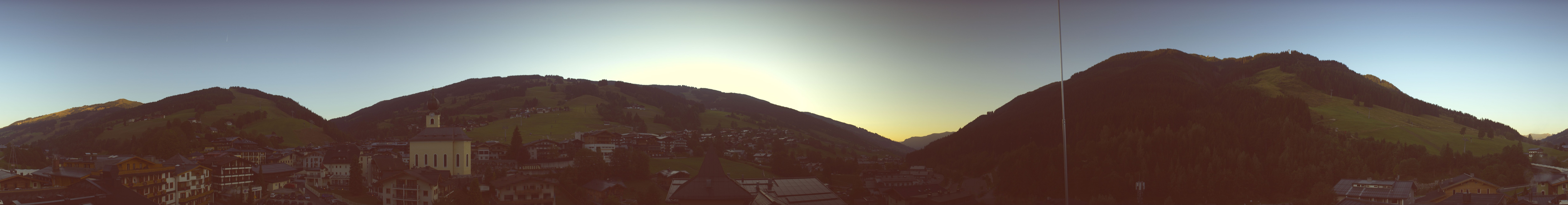 Archiv Foto Webcam Blick über Saalbach vom Alpinresort