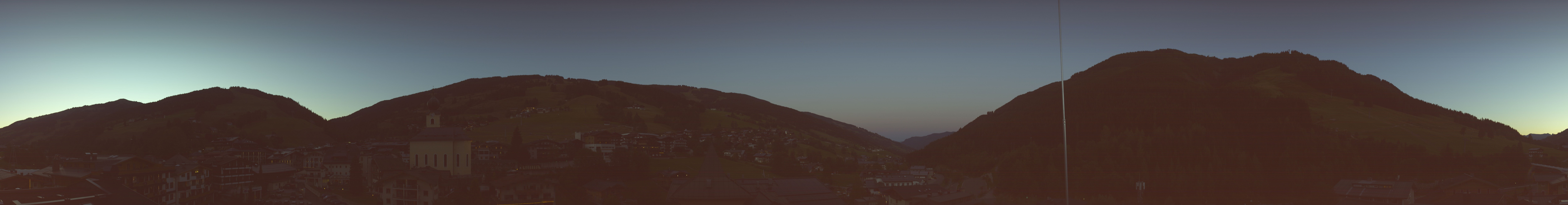 Archiv Foto Webcam Blick über Saalbach vom Alpinresort