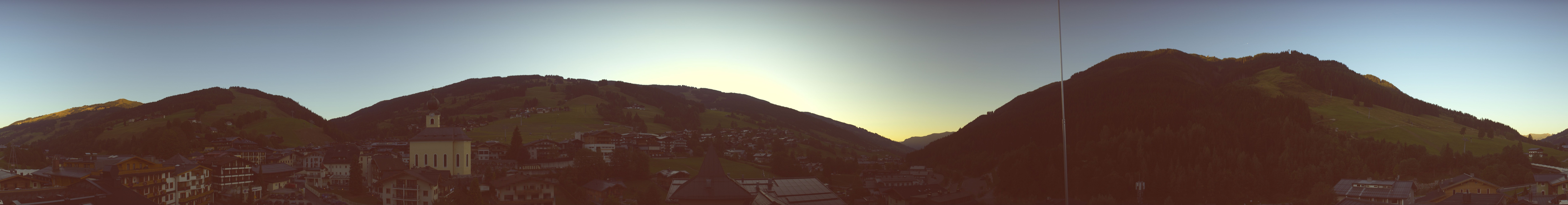 Archiv Foto Webcam Blick über Saalbach vom Alpinresort
