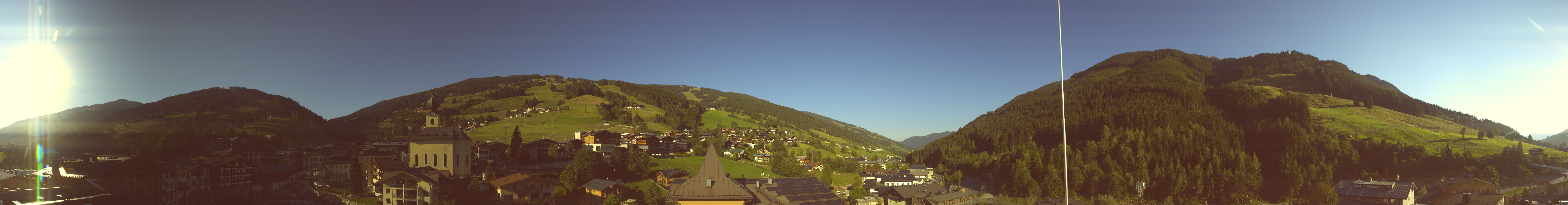 Archiv Foto Webcam Blick über Saalbach vom Alpinresort