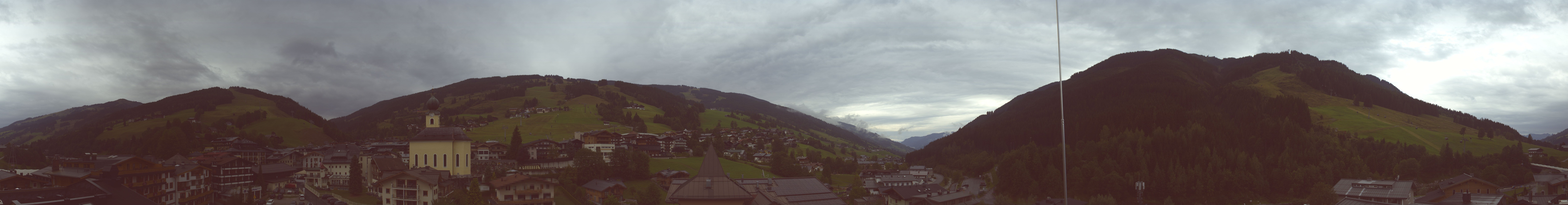 Archiv Foto Webcam Blick über Saalbach vom Alpinresort