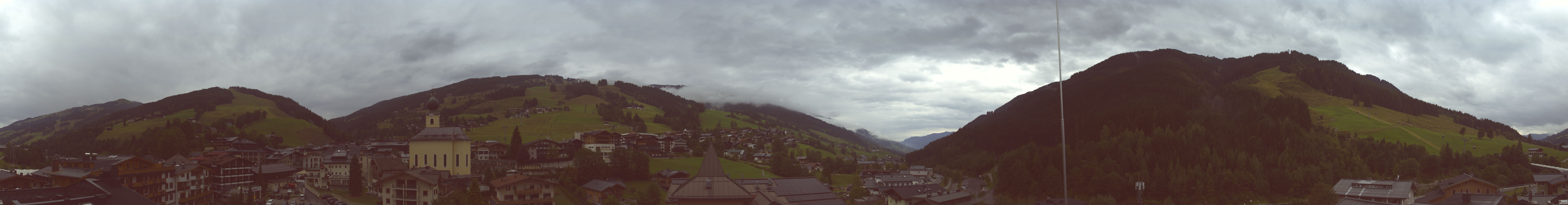 Archiv Foto Webcam Blick über Saalbach vom Alpinresort
