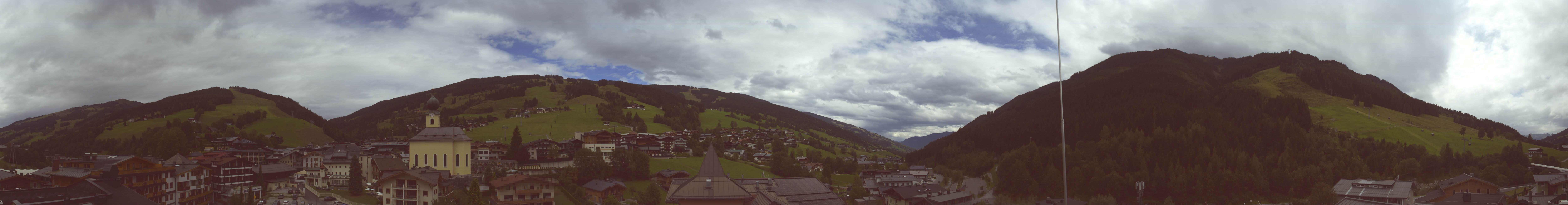 Archiv Foto Webcam Blick über Saalbach vom Alpinresort
