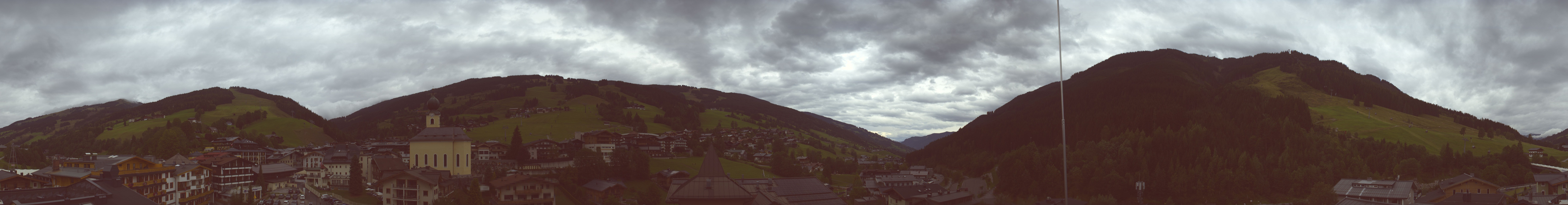 Archiv Foto Webcam Blick über Saalbach vom Alpinresort