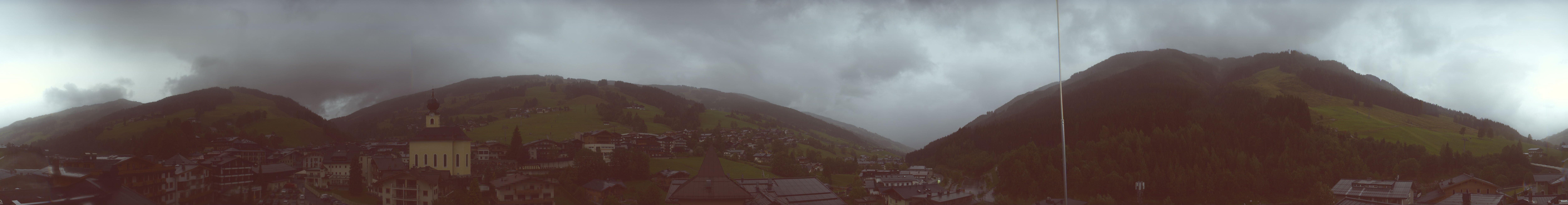 Archiv Foto Webcam Blick über Saalbach vom Alpinresort