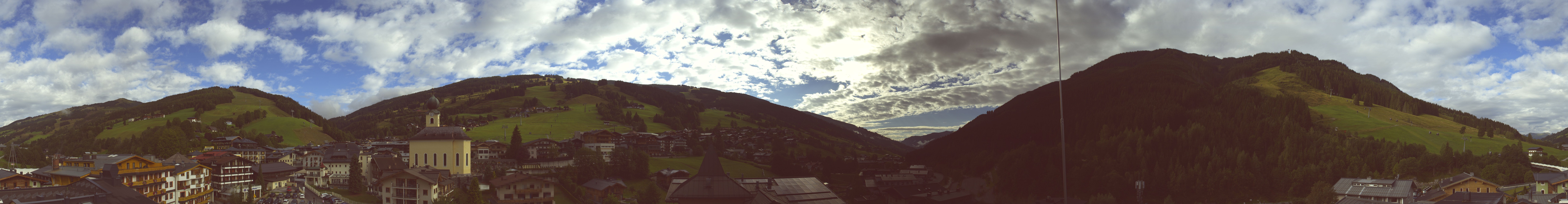 Archiv Foto Webcam Blick über Saalbach vom Alpinresort
