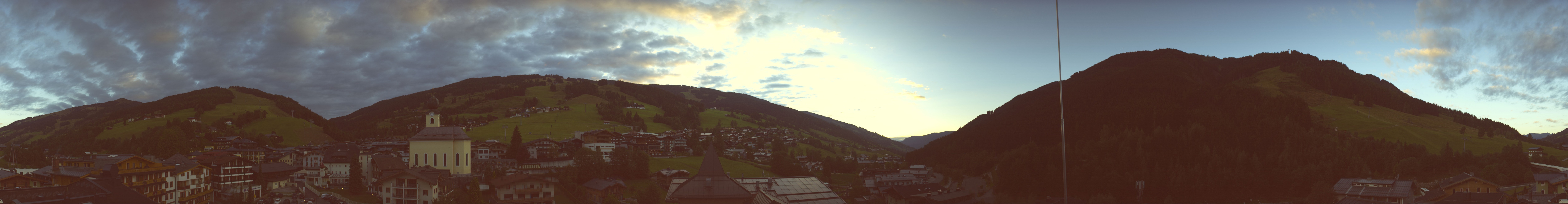 Archived image Webcam Panorama: Alpinresort Saalbach