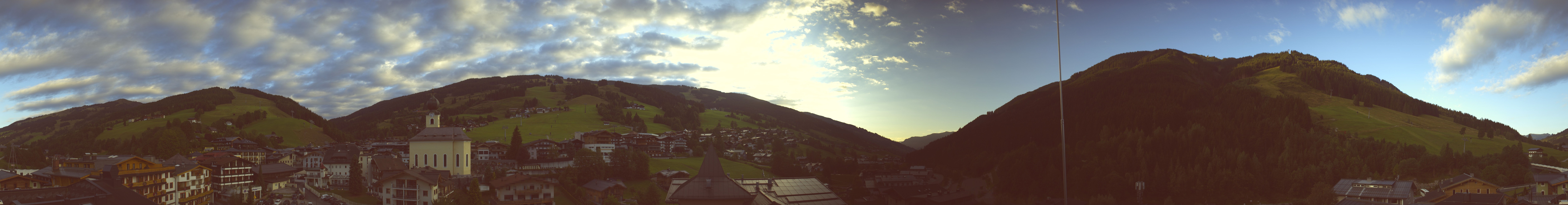 Archived image Webcam Panorama: Alpinresort Saalbach