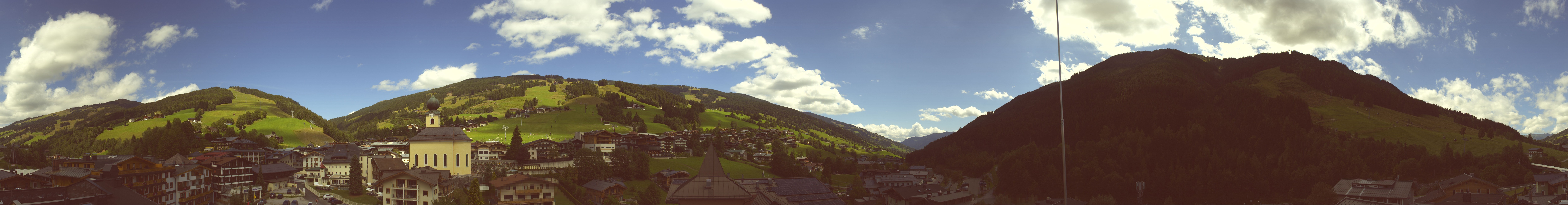 Archived image Webcam Panorama: Alpinresort Saalbach