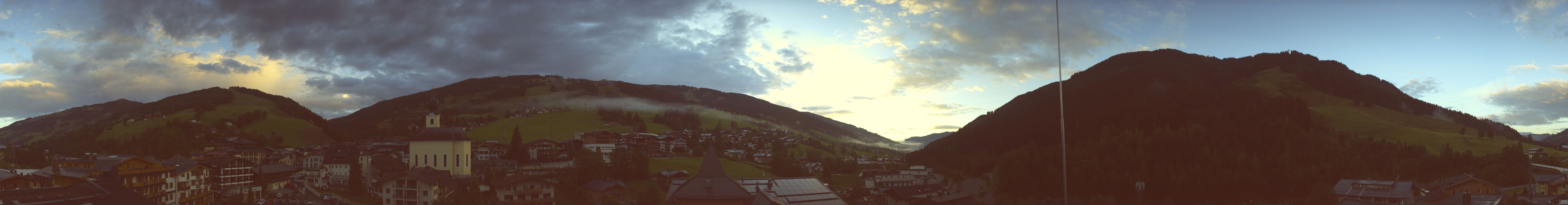 Archiv Foto Webcam Blick über Saalbach vom Alpinresort