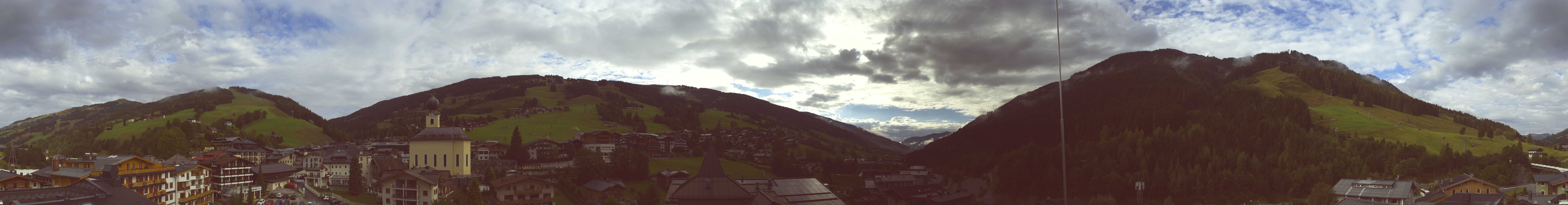 Archiv Foto Webcam Blick über Saalbach vom Alpinresort