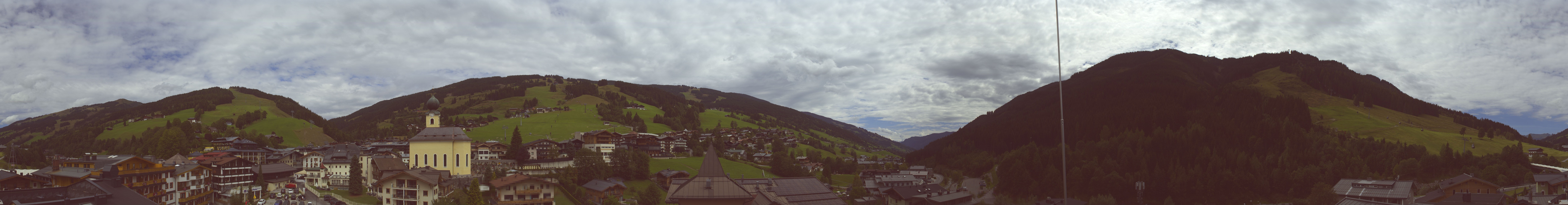 Archiv Foto Webcam Blick über Saalbach vom Alpinresort