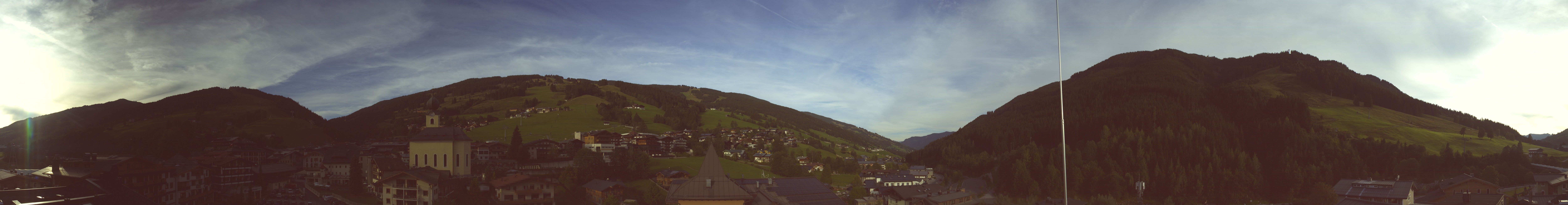 Archiv Foto Webcam Blick über Saalbach vom Alpinresort