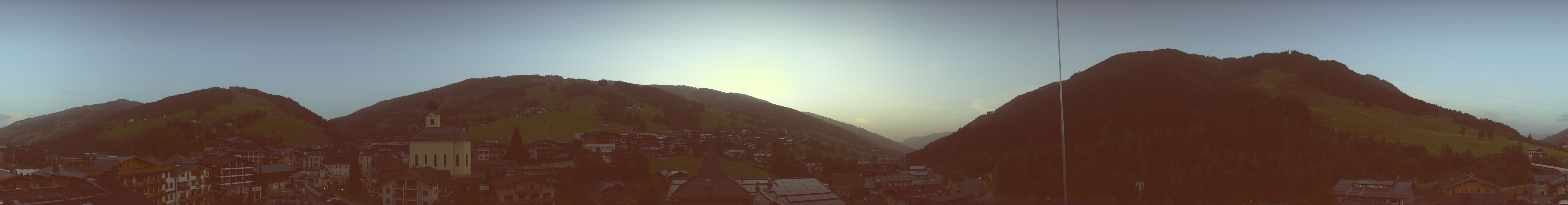 Archived image Webcam Panorama: Alpinresort Saalbach