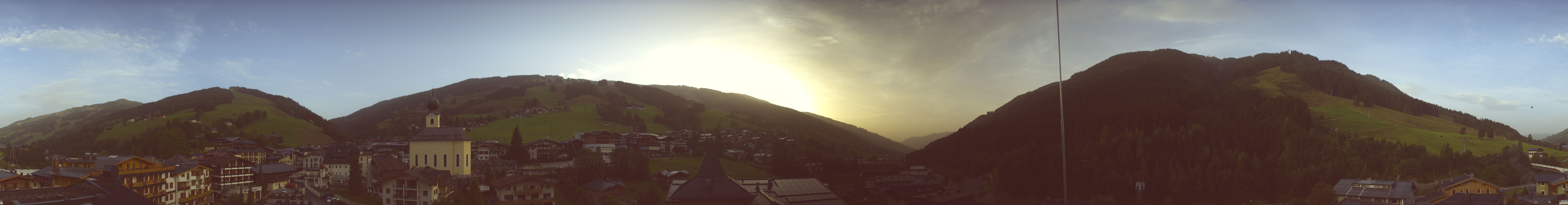 Archived image Webcam Panorama: Alpinresort Saalbach