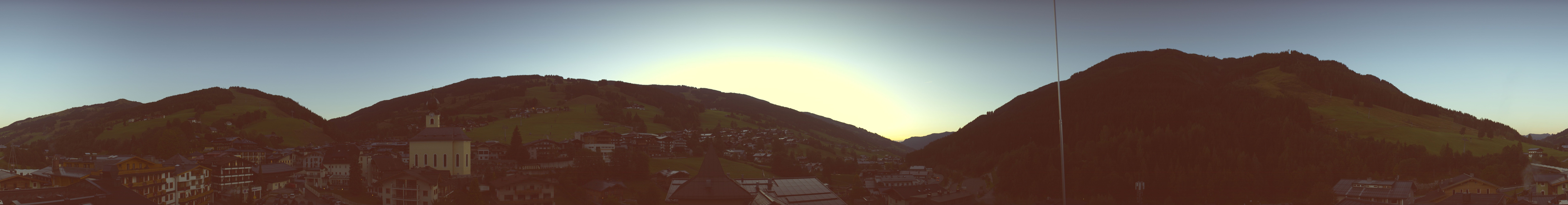 Archived image Webcam Panorama: Alpinresort Saalbach