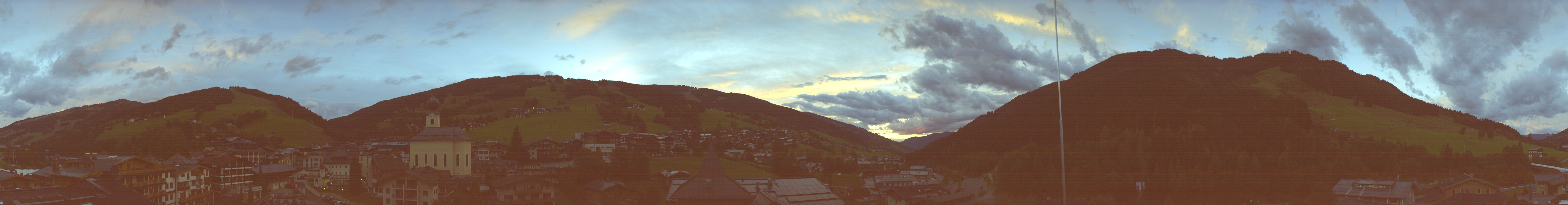 Archiv Foto Webcam Blick über Saalbach vom Alpinresort