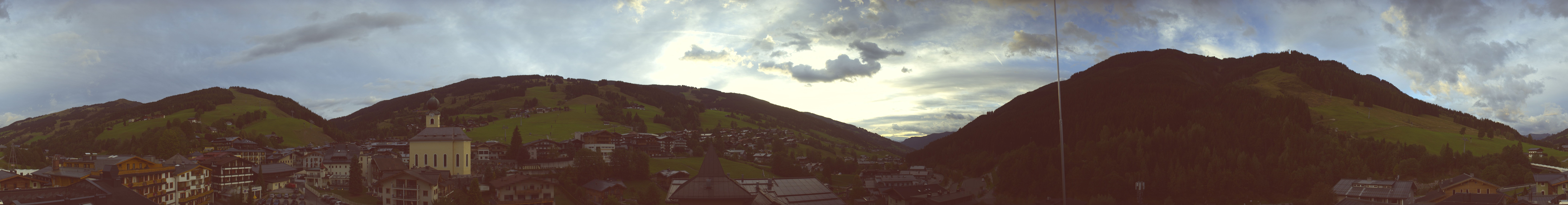 Archiv Foto Webcam Blick über Saalbach vom Alpinresort