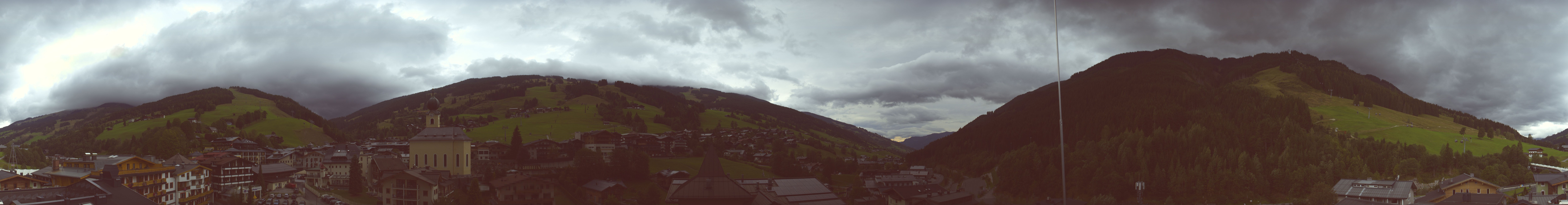 Archiv Foto Webcam Blick über Saalbach vom Alpinresort
