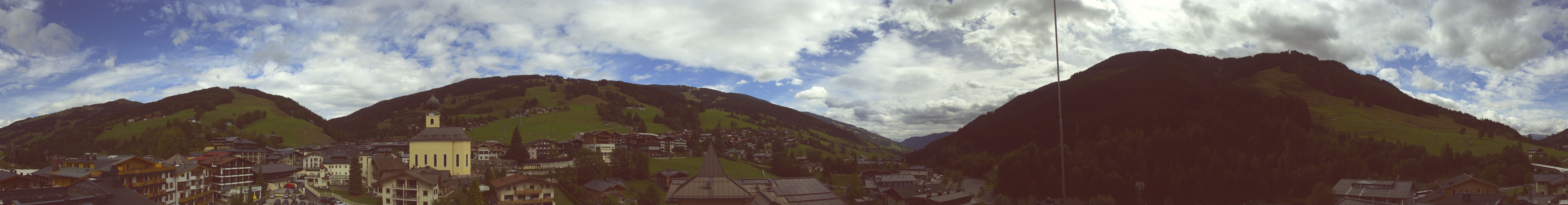 Archiv Foto Webcam Blick über Saalbach vom Alpinresort