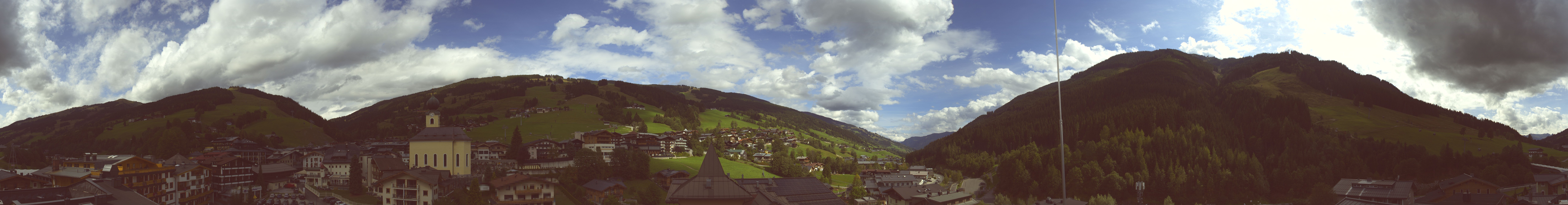 Archiv Foto Webcam Blick über Saalbach vom Alpinresort