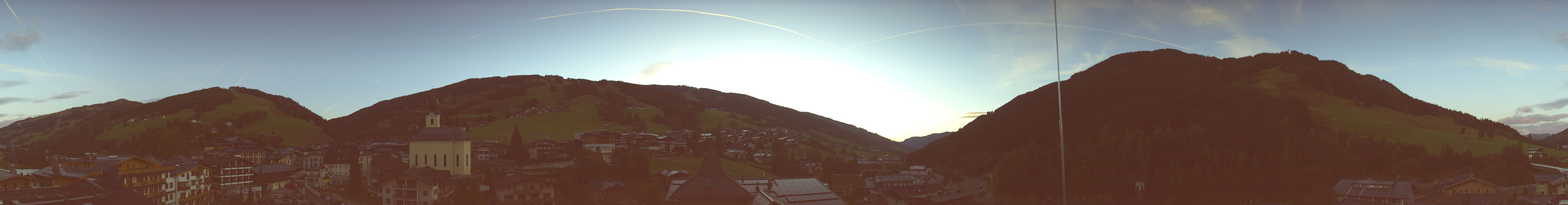 Archiv Foto Webcam Blick über Saalbach vom Alpinresort