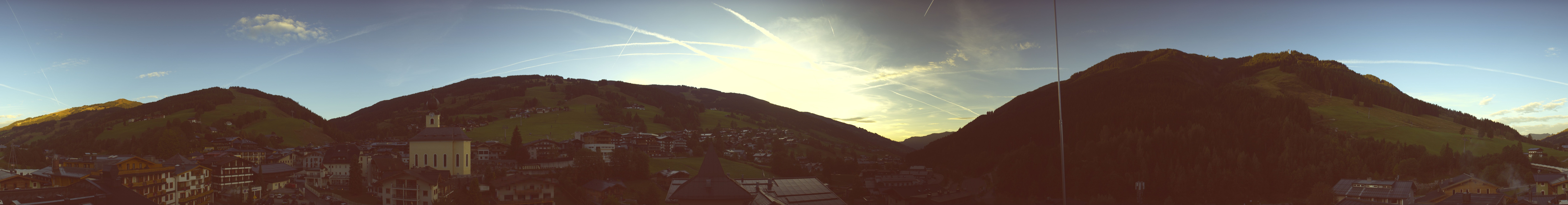 Archiv Foto Webcam Blick über Saalbach vom Alpinresort