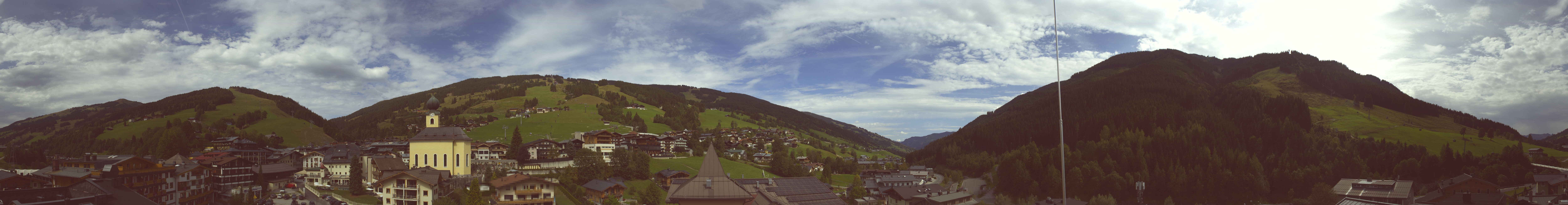 Archiv Foto Webcam Blick über Saalbach vom Alpinresort