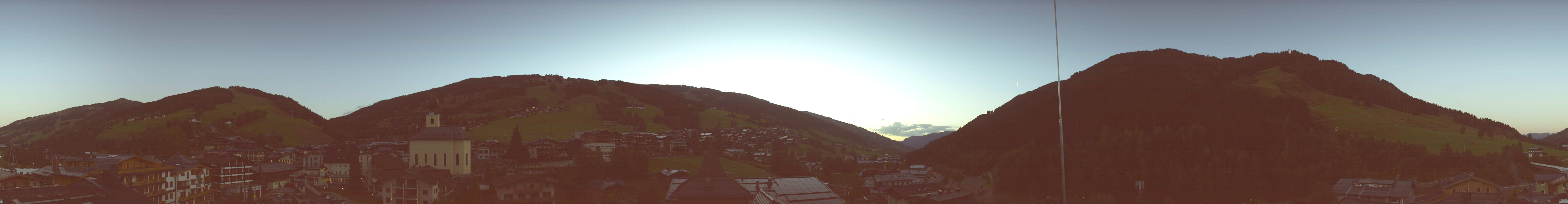 Archiv Foto Webcam Blick über Saalbach vom Alpinresort