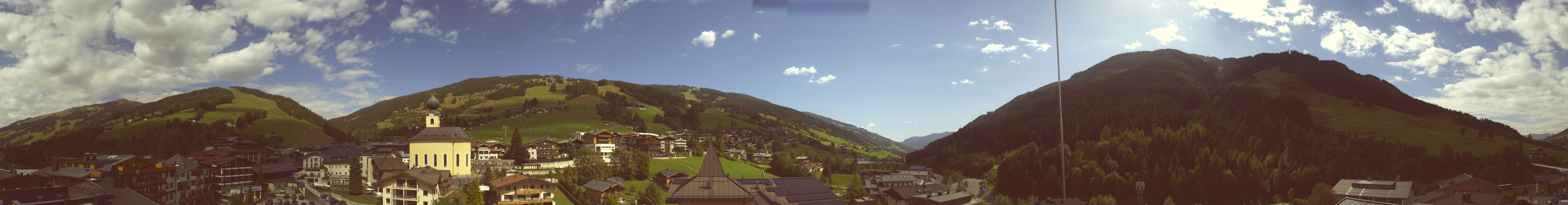 Archiv Foto Webcam Blick über Saalbach vom Alpinresort