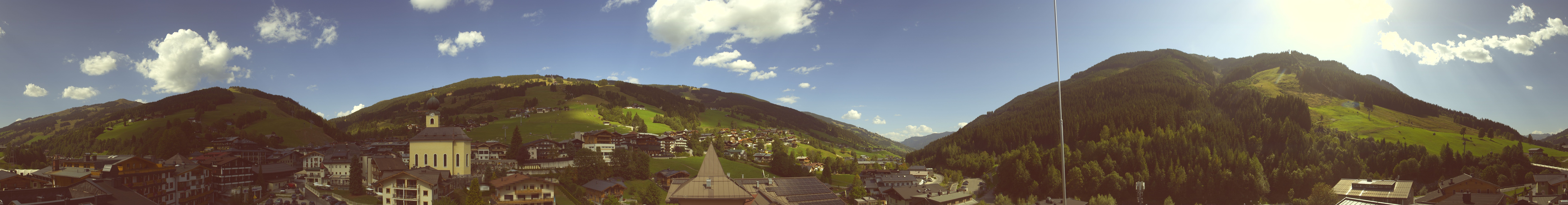 Archiv Foto Webcam Blick über Saalbach vom Alpinresort
