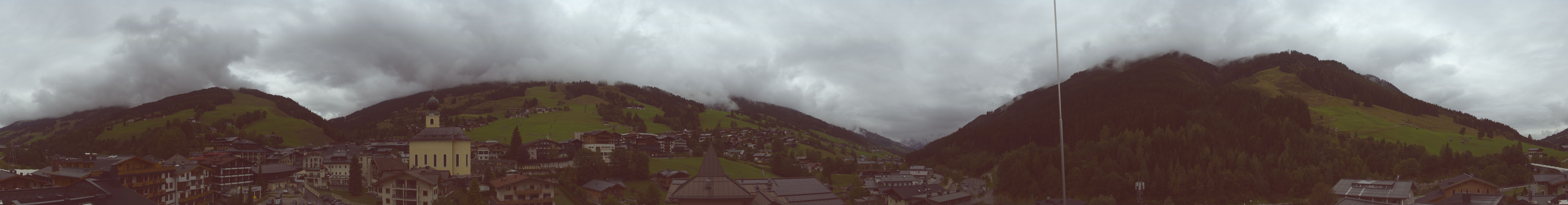 Archiv Foto Webcam Blick über Saalbach vom Alpinresort