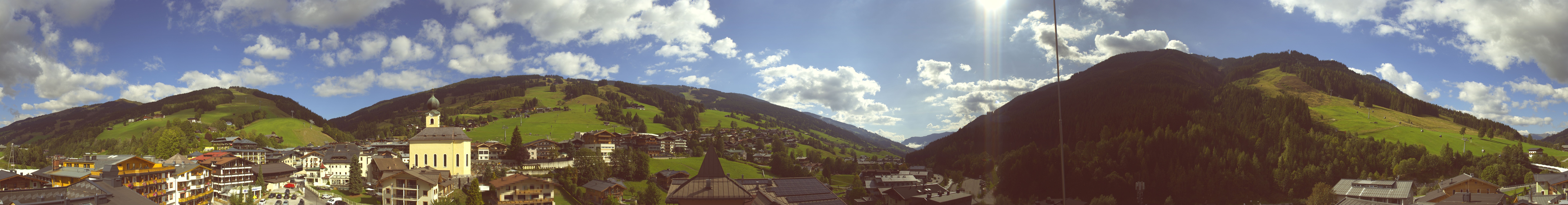 Archiv Foto Webcam Blick über Saalbach vom Alpinresort