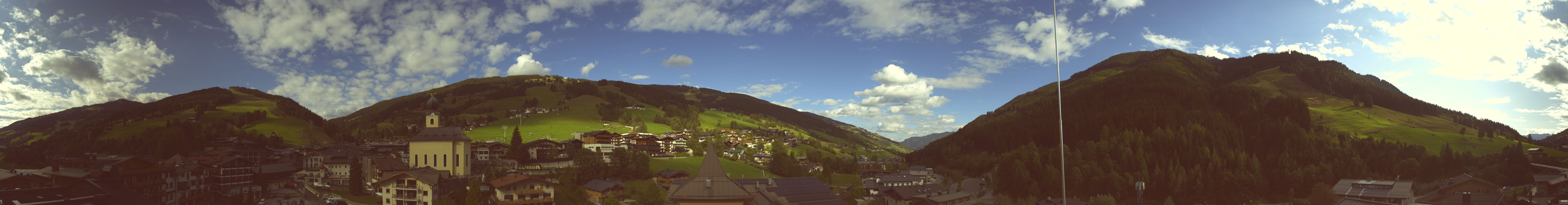 Archiv Foto Webcam Blick über Saalbach vom Alpinresort