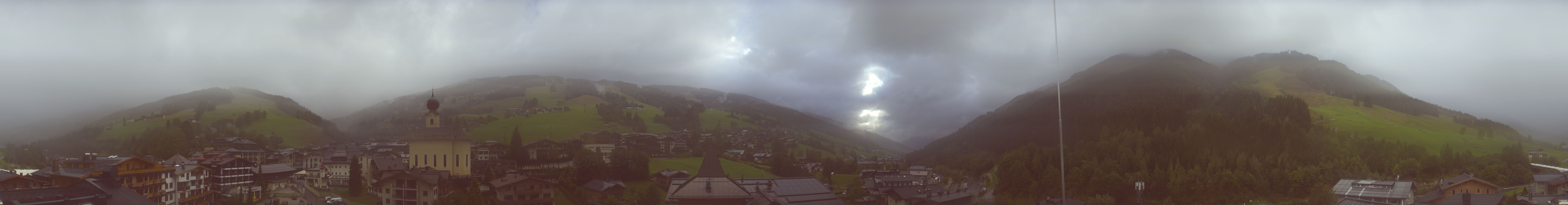 Archiv Foto Webcam Blick über Saalbach vom Alpinresort