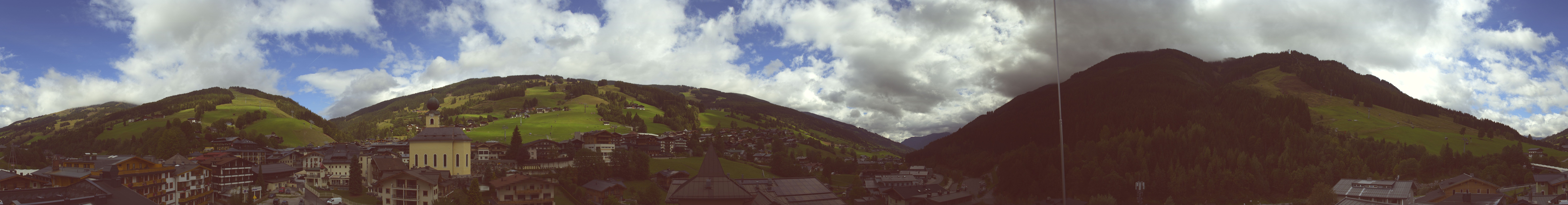 Archiv Foto Webcam Blick über Saalbach vom Alpinresort