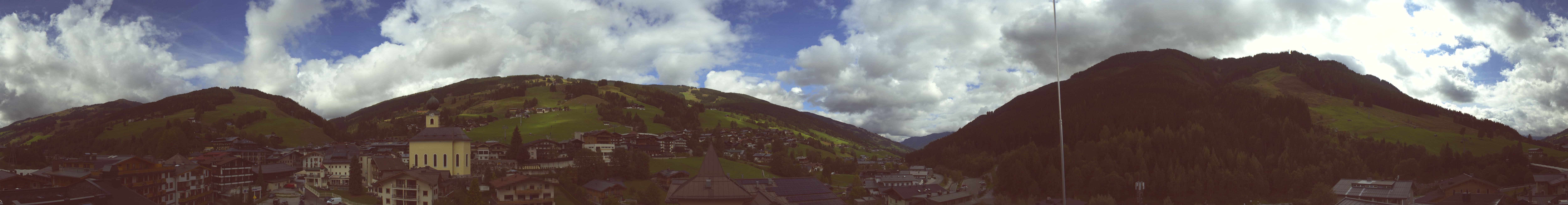 Archiv Foto Webcam Blick über Saalbach vom Alpinresort
