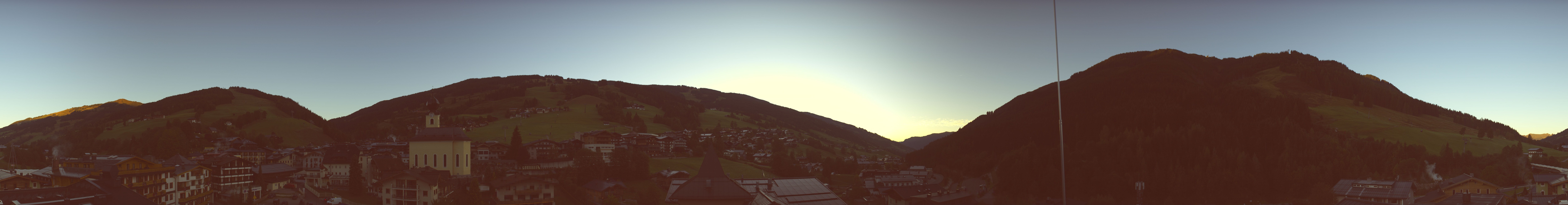 Archiv Foto Webcam Blick über Saalbach vom Alpinresort