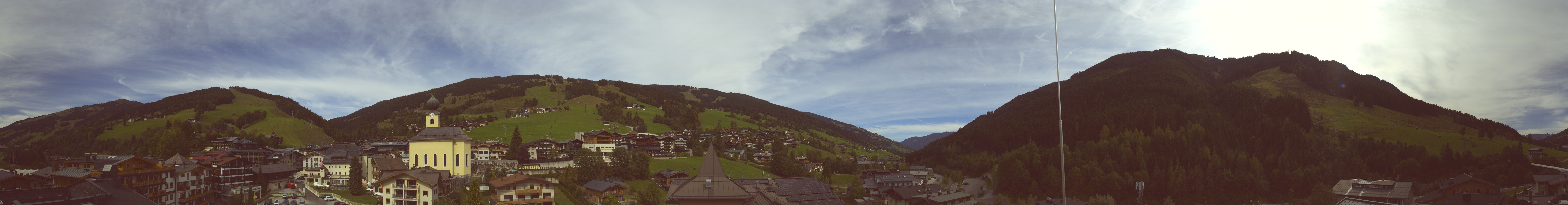 Archiv Foto Webcam Blick über Saalbach vom Alpinresort