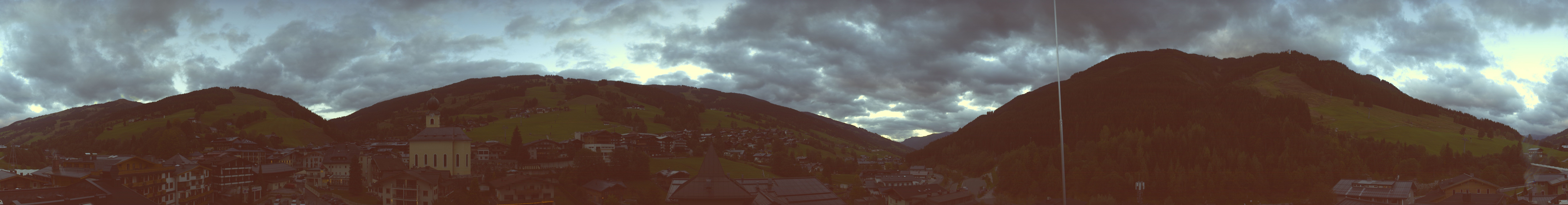 Archiv Foto Webcam Blick über Saalbach vom Alpinresort