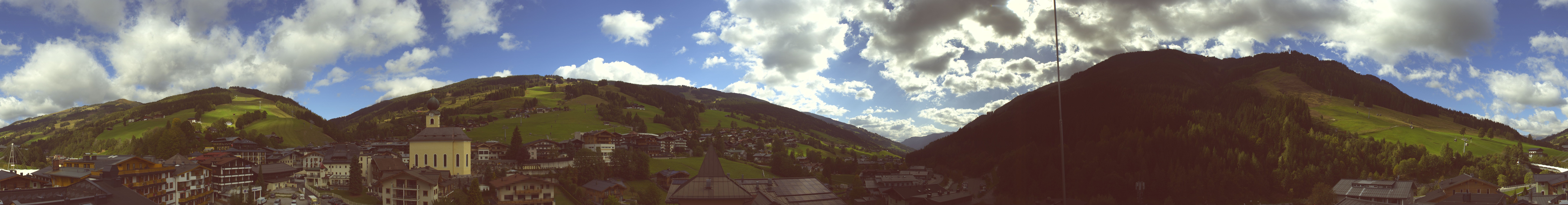 Archiv Foto Webcam Blick über Saalbach vom Alpinresort