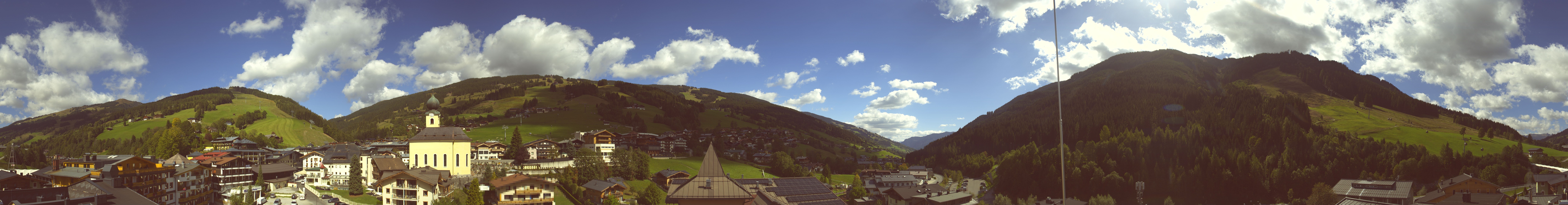 Archiv Foto Webcam Blick über Saalbach vom Alpinresort