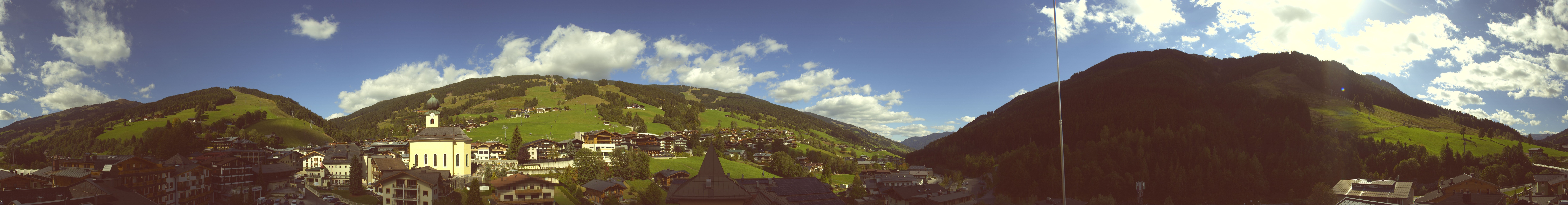Archiv Foto Webcam Blick über Saalbach vom Alpinresort