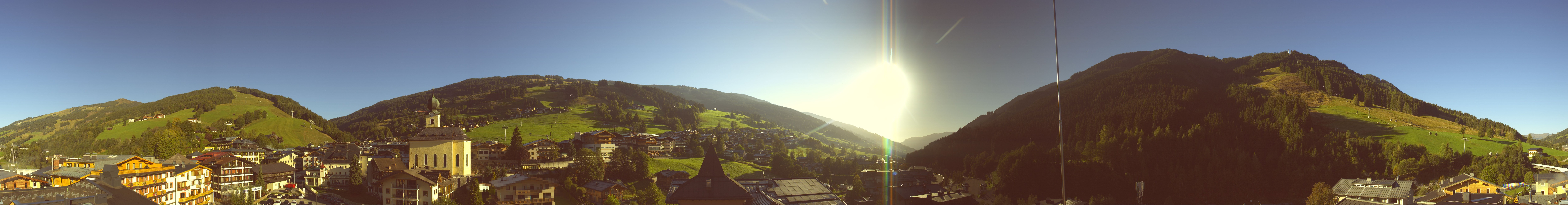 Archiv Foto Webcam Blick über Saalbach vom Alpinresort