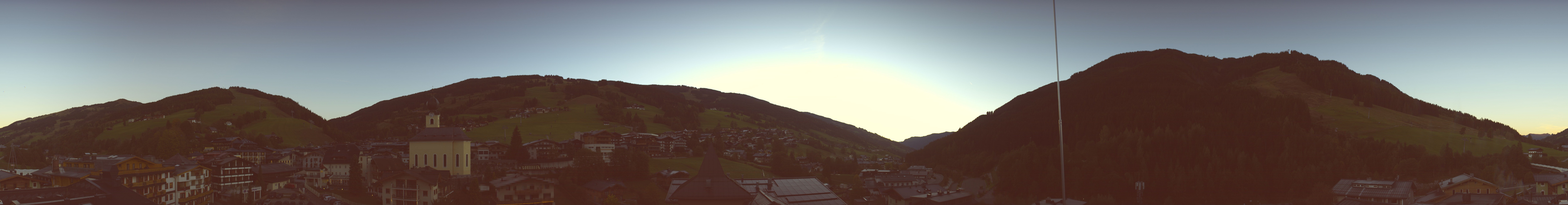 Archived image Webcam Panorama: Alpinresort Saalbach