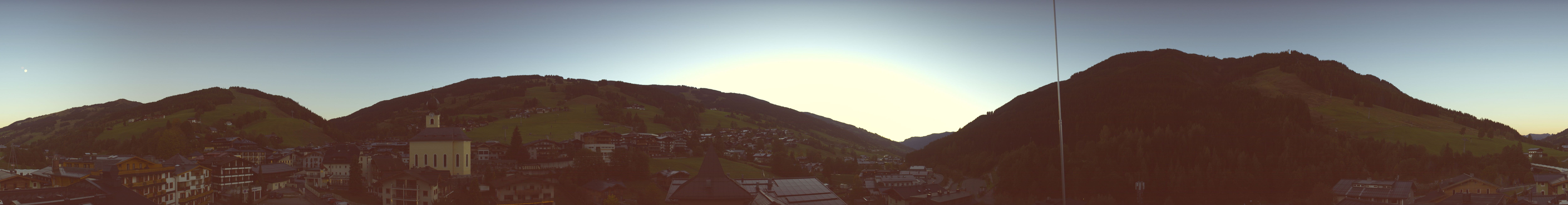 Archiv Foto Webcam Blick über Saalbach vom Alpinresort