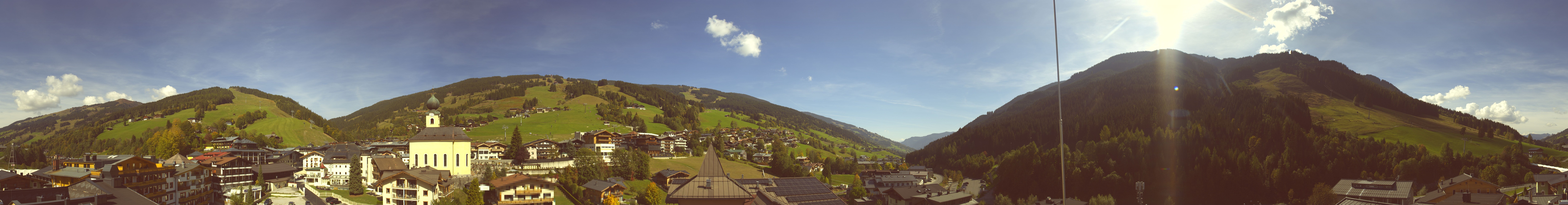 Archiv Foto Webcam Blick über Saalbach vom Alpinresort