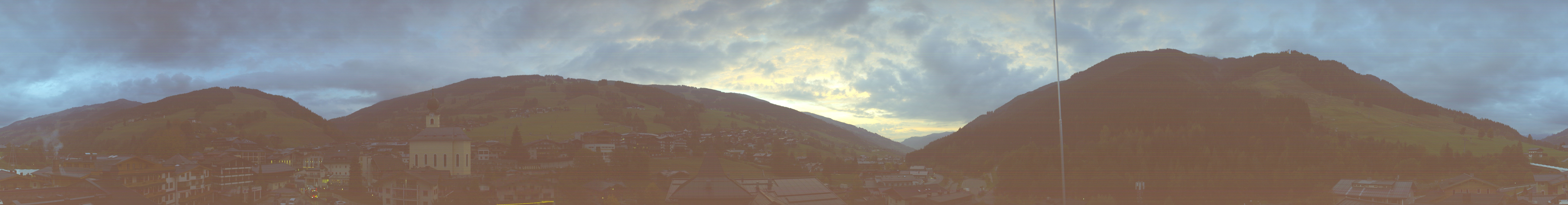 Archiv Foto Webcam Blick über Saalbach vom Alpinresort