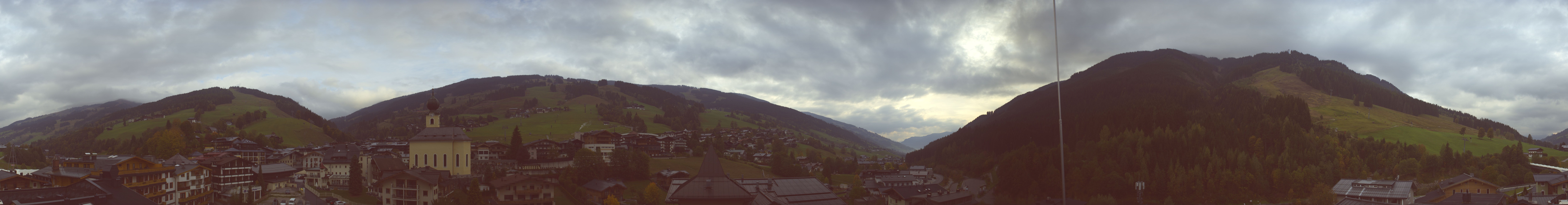 Archiv Foto Webcam Blick über Saalbach vom Alpinresort